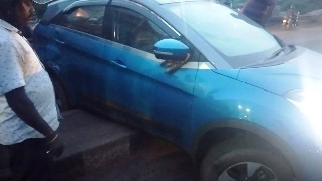 ପାରାଦୀପରେ ବେଆଇନ ପାର୍କିଂ ବଢ଼ାଉଛି ଦୁର୍ଘଟଣା