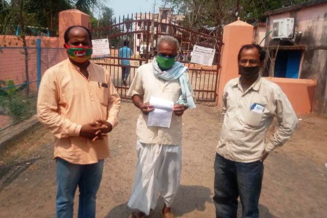 ସର୍ବସାଧାରଣ ରାସ୍ତାକୁ ଜବରଦଖଲ ଅଭିଯୋଗ