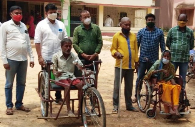 ଭିନ୍ନକ୍ଷମଙ୍କୁ ସହାୟକ ସାମଗ୍ରୀ ପ୍ରଦାନ