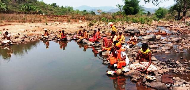 କରୋନାରେ ମୃତ୍ୟୁବରଣ କରିଥିବା ବ୍ୟକ୍ତିଙ୍କ ସଦ୍‌ଗତି ନିମନ୍ତେ ତର୍ପଣ