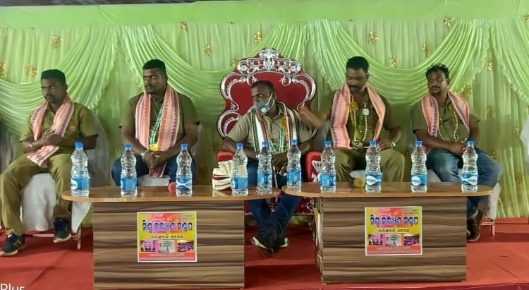 ଦାରିଙ୍ଗବାଡି ଡ୍ରାଇଭର ମହାସଂଘ ବୈଠକ : କଲ୍ୟାଣ ପାଣ୍ଠି ସହ ସଂଘକୁ ମଜବୁତ କରିବାକୁ ଗୁରୁତ୍ୱାରୋପ 