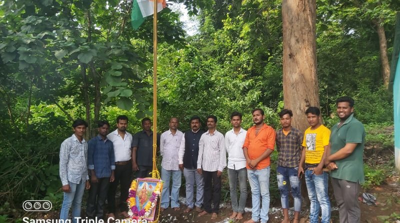 ସରକାରୀ ବେସରକାରୀ ଅନୁଷ୍ଠାନରେ ୭୫ତମ ସ୍ୱାଧୀନତା ଦିବସ ପାଳିତ, ବିଭିନ୍ନ ସ୍ଥାନରେ ତ୍ରିରଙ୍ଗାକୁ ଅସମ୍ମାନ