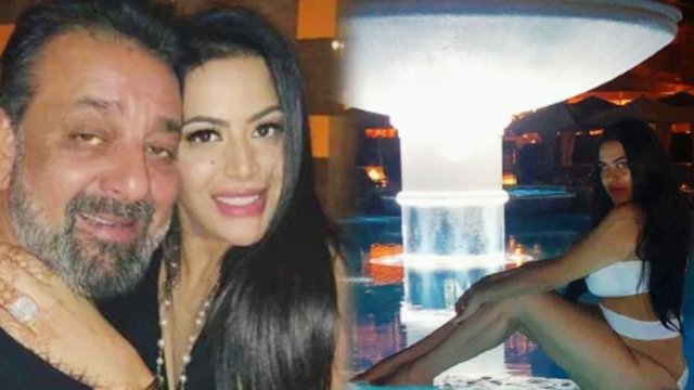 ସଞ୍ଜୟ ଦତ୍ତଙ୍କ ଝିଅ ତ୍ରିଶାଲାଙ୍କ ବିକିନି ଫଟୋ ଭାଇରାଲ