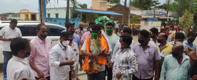 ବିଧାୟକଙ୍କ ଦ୍ୱାରା ନୂତନ ଆହାର କେନ୍ଦ୍ର ଗୃହ ଓ ବିଜୁପଟ୍ଟନାୟକ ମାର୍କେଟ୍ କମ୍ପ୍ଲେକ୍ସ-୨ ଉଦ୍‌ଘାଟିତ