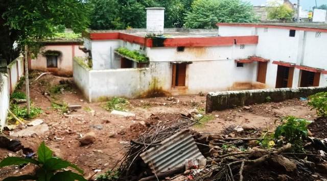 ମାଟି ପଥର ଖସି ଭୁଷୁଡିଲା ବିଇଓଙ୍କ କାର୍ଯ୍ୟାଳୟ ପାଚେରୀ