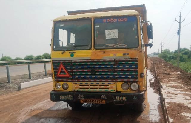 ବାଲି ଟ୍ରକ ଜବତ