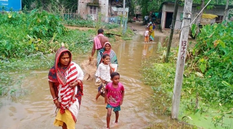ରାସ୍ତାରେ ଆଣ୍ଠୁଏ ପାଣି : ସମସ୍ୟା ଭୋଗୁଛନ୍ତି ହରିଜନ ସାହି ଲୋକେ