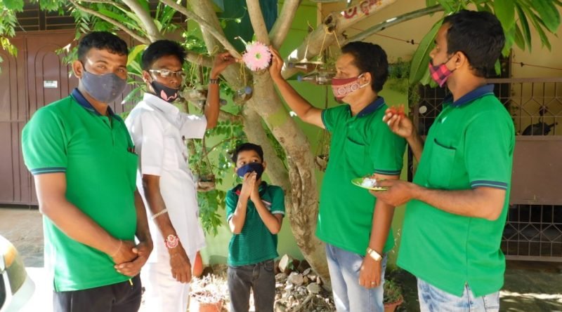 ବୃକ୍ଷ ବଞ୍ଚାଅ, ଜୀବନ ବଞ୍ଚାଅ : ରାଖୀ ଏଠି ସବୁଜ ସମ୍ପର୍କର ସାକ୍ଷୀ