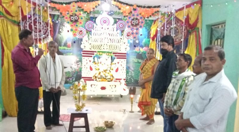 ଶ୍ରୀ ଗୋପିନାଥଜୀଉ ଶ୍ରୀ ବିନୋଦବିହାରୀଜୀଉଙ୍କ ପୁତ୍ରଦା ଏକାଦଶୀରେ ଝୁଲଣ ଯାତ୍ରା