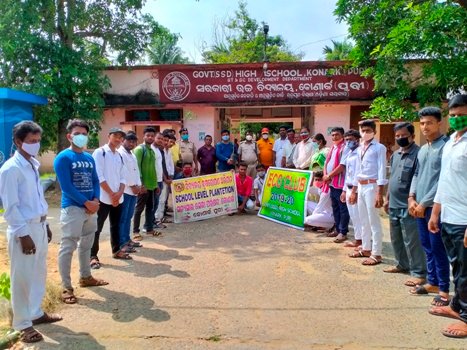 ବିଦ୍ୟାଳୟକୁ ସବୁଜିମା ପାଇଁ ସଂକଳ୍ପ,ସତ୍ୟସାଇସେବା ପରିଷଦ ପକ୍ଷରୁ ବୃକ୍ଷରୋପଣ