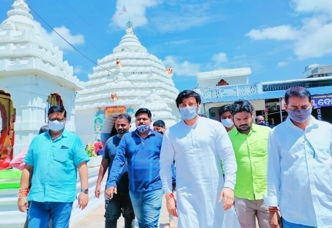 ଶ୍ରୀବଳଦେବଜୀଉଙ୍କ ଜନ୍ମଦିନରେ ଦର୍ଶନ କଲେ ସାଂସଦ