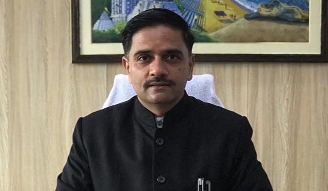 ଭିିଡିଓ ବାର୍ତ୍ତା ମାଧ୍ୟମରେ ଯୁବ ଗୋଷ୍ଠୀଙ୍କୁ ସଚେତନ କଲେ ଗଂଜାମ ଜିଲ୍ଲପାଳ