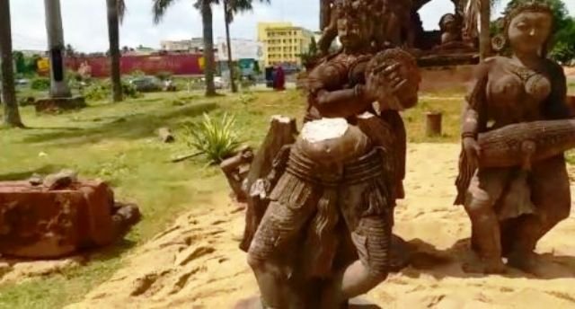 ଭାଙ୍ଗିଲା ଭୁବନେଶ୍ୱର ମାଷ୍ଟର କ୍ୟାଣ୍ଟିନ ଛକରେ ଥିବା ଘୋଡା