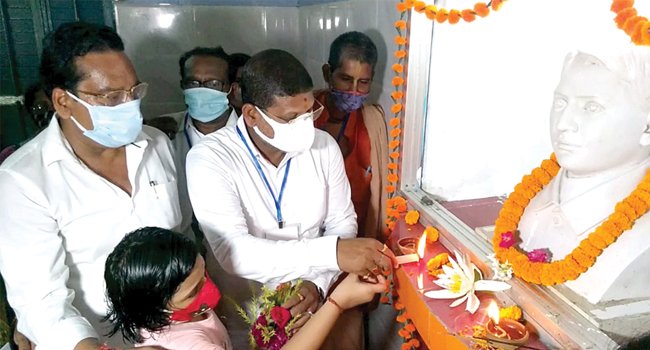 ଉନ୍ନୟନ କମିଟି ପକ୍ଷରୁ ସହିଦ ବୀର ବାଘାଯତୀନଙ୍କ ବଳିଦାନ ଦିବସ