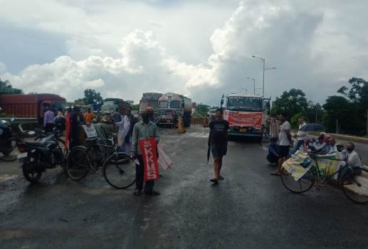 କୃଷି ଆଇନ ରଦ୍ଦ ଦାବିରେ ରାଜପଥ ବନ୍ଦ