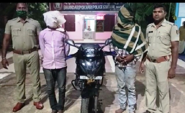 ଦୁଇ ଲୁଟେରା କୋର୍ଟ ଚାଲାଣ