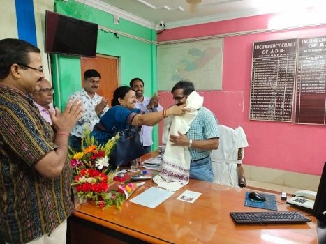 ଅତିରିକ୍ତ ଜିଲ୍ଲାପାଳ ବସନ୍ତ ରାଉତଙ୍କୁ ଅବସରକାଳୀନ ସମ୍ବର୍ଦ୍ଧନା