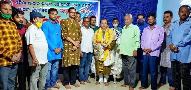 ପ୍ରସିଦ୍ଧ ସଂଗୀତ ଗୁରୁ ରଘୁନାଥଙ୍କୁ କ୍ରିଏଟିଭ ଆର୍ଟସ ପକ୍ଷରୁ ସମ୍ବର୍ଦ୍ଧନା