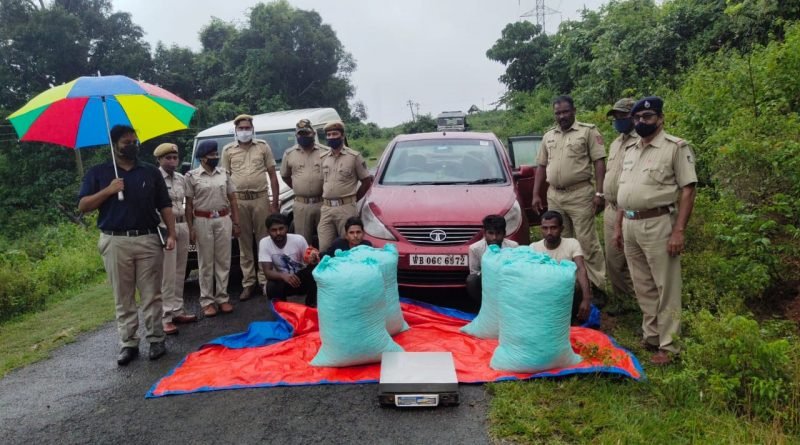 ୧୩୨କେଜି ଗଞ୍ଜେଇ ସହ ଗାଡି ଜବତ୪ଗିରଫ