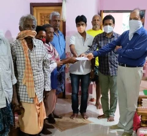 ଘଟଗାଁ ବ୍ଲକ ଯାଦବ ସମିତି ତରଫରୁ ମାନସିକ ରୋଗୀଙ୍କ ଚିକିତ୍ସା ପାଇଁ ଆର୍ଥିକ ସହାୟତା