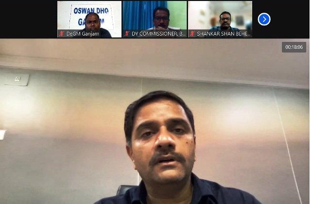 ଗଞ୍ଜେଇ ଚାଷୀଙ୍କୁ ଗଞ୍ଜେଇ ଚାଷରୁ ନିବୃତ୍ତ କରି ଅନ୍ୟ ଲାଭଜନକ ଚାଷରେ ସଂପୃକ୍ତ କରାଯାଉ – ଜିଲ୍ଲାପାଳ