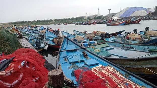 ସମ୍ଭାବ୍ୟ ବାତ୍ୟାକୁ ଦୃଷ୍ଟିରେ ରଖି ସଜାଗ ରହୁଛନ୍ତି ମତ୍ସଯିବି