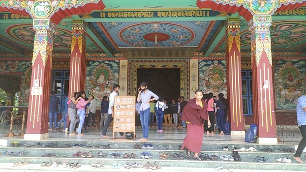ଖୋଲିଲା ଜିରାଙ୍ଗ ବୌଦ୍ଧ ମନ୍ଦିର, ପର୍ଯ୍ୟଟକଙ୍କ ଭିଡ ଜମୁଛି