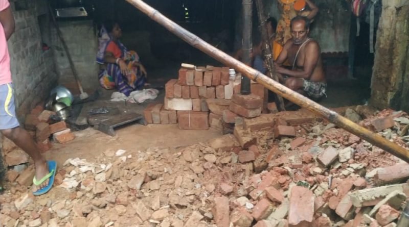 ଲଗାଣ ବର୍ଷା ଯୋଗୁ ଭୁଶୁଡିଲା କାନ୍ଥ