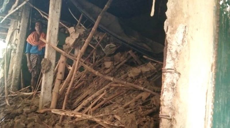 ଲଘୁଚାପ ଜନିତ ବର୍ଷାରେ ଘରର କାନ୍ଥ ଭାଙ୍ଗିଲା 