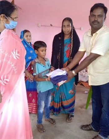 ଦେଓପଦା ବିଦ୍ୟାଳୟରେ ପୋଷାକ ବଣ୍ଟନ ଉତ୍ସବ