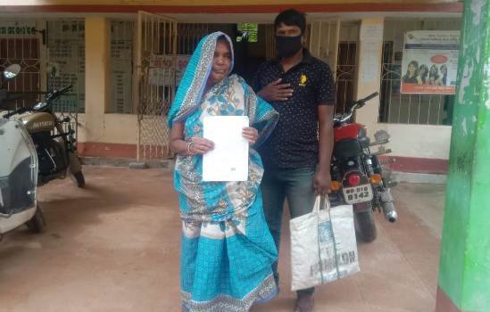 ବୈରି ସାଜିଛି ବୟସ ଆଙ୍ଗୁଳି ଛାପ ନହେବାରୁ ରାସନ ସାମଗ୍ରୀରୁ ବଞ୍ଚିତ ବୃଦ୍ଧା