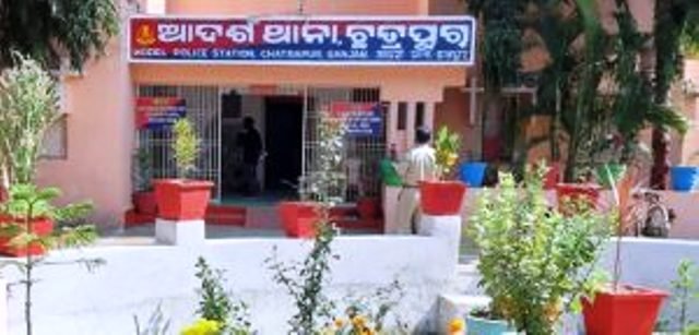 ମୃତ୍ୟ ମୁଖରୁ ଯୁବକଙ୍କୁ ବଞ୍ଚାଇଲା ଛତ୍ରପୁର ପୋଲିସ