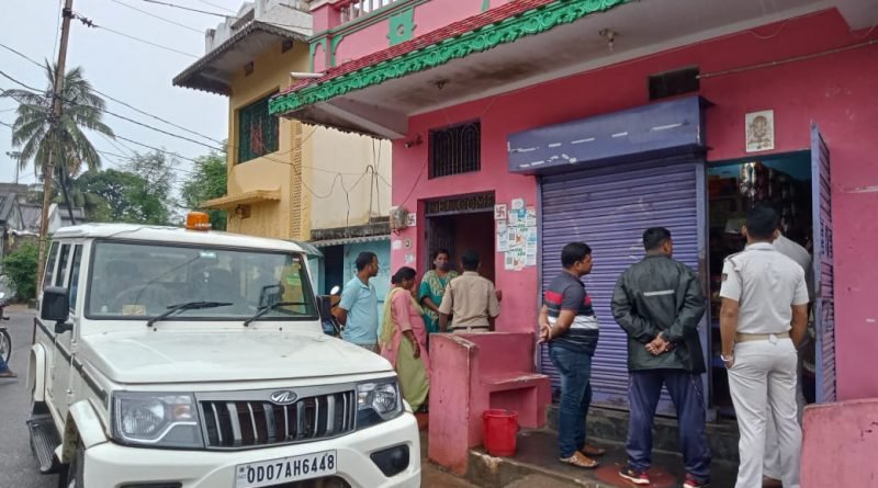 କୋର୍ଟ ଷ୍ଟେସନ ସାହିରେ ପୋଲିସ୍ ଓ ଅବକାରୀ ବିଭାଗର ମିଳିତ ଚଢାଉ