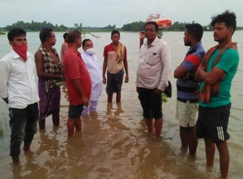 ପ୍ରଦେଶ କଂଗ୍ରେସ କୃଷକ ସେଲ ଅଧକ୍ଷ ଙ୍କ ବର୍ଷାପ୍ଲାବିତ ଗ୍ରାମ ଗ୍ରସ୍ତ