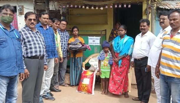 କନ୍ଧମାଳ ମିଡ଼ିଆ ଫୋରମ ତରଫରୁ ଆନାଥ ପିଲାଙ୍କୁ ସହାୟତା