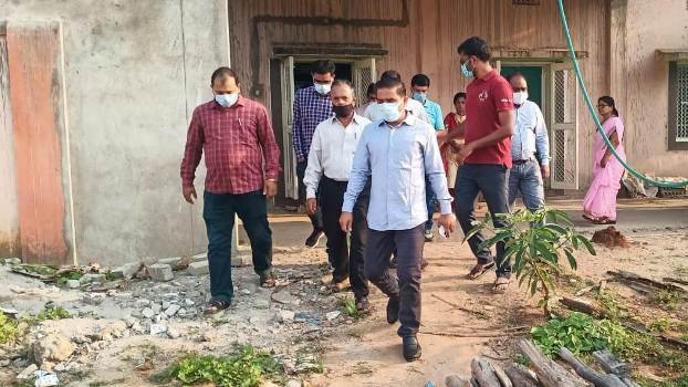 ୫-ଟି ରୂପାନ୍ତରିତ କାର୍ଯ୍ୟ କୁ ବୁଲି ଦେଖିଲେ ଜିଲ୍ଲାପାଳ