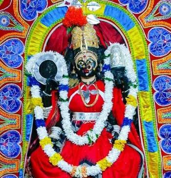 ନାଲି କଲି ବେଶରେ ଦର୍ଶନ ଦେଲେ ମା ମଙ୍ଗଳା