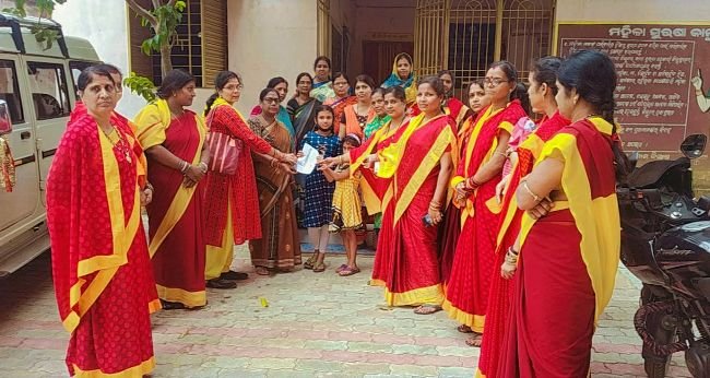 ଦୁଇ ସନ୍ତାନ ପାଇଁ ଜୀବନ ବୀମା କରାଇଲା ବେଲଗୁଣ୍ଠା ଅଙ୍ଗନୱାଡ଼ି କର୍ମୀ ସଂଘ