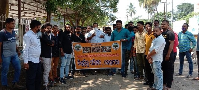 ବାଙ୍ଗଲାଦେଶରେ ହିନ୍ଦୁମାନଙ୍କୁ ଆକ୍ରମଣରୁ ସୁରକ୍ଷା ପାଇଁ ରାଷ୍ଟ୍ରପତିଙ୍କ ଉଦେଶ୍ୟରେ ବିଶ୍ୱହିନ୍ଦୁ ପରିଷଦର ସ୍ମାରକପତ୍ର
