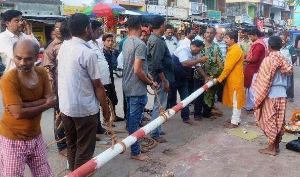 ବଡ ବଜାର ଠାରେ ଦୁର୍ଗାପୁଜା ନିମନ୍ତେ ଶୁଭଖୁଣ୍ଟି ସ୍ଥାପନ