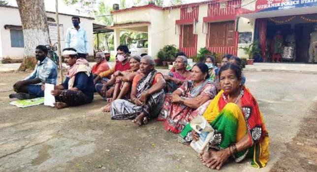 ନ୍ୟାୟ ପ୍ରଦାନ ଦାବିରେ ଗୁରାଣ୍ଡି ଥାନା ସମ୍ମୁଖରେ ଆଙ୍କୁଡି ଗ୍ରାମବାସୀଙ୍କ ଧାରଣା