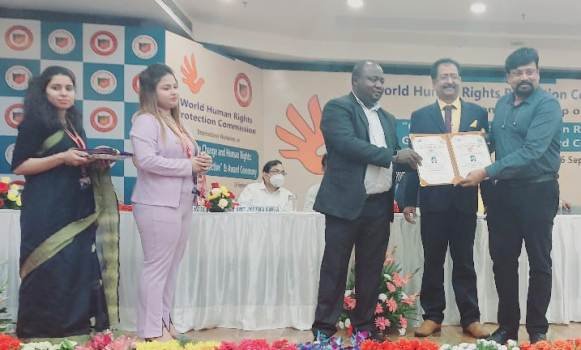 କୋଣାର୍କ ଅଂଚଳର ବରିଷ୍ଠ ସମାଜସେବୀ ରମେଶ ବିଶ୍ବାଳଙ୍କୁ ଡକ୍ଟରେଟ ଉପାଧି