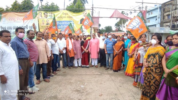 ୧୦୦ କୋଟି ଟୀକାକରଣ ପାଇଁ ପ୍ରଧାନମନ୍ତ୍ରୀଙ୍କୁ ଧନ୍ୟବାଦ