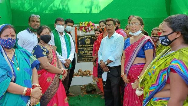 ସଦର ବିଧାୟକଙ୍କ ଦ୍ୱାରା ୬ ରାସ୍ତାର ନବୀକରଣ ପାଇଁ ଶିଳାନ୍ୟାସ