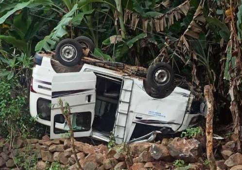 ମହିନ୍ଦ୍ରା ମ୍ୟାକ୍ସିମୋ ଓଲଟି ଜଣେ ମୃତ, ୧୫ ଗୁରୁତର