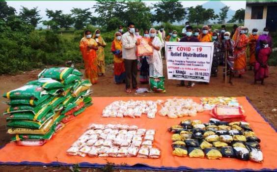 ଗଜପତିରେ ଉପହାର ସ୍ୱେଚ୍ଛାସେବୀ ଅନୁଷ୍ଠାନ ଦ୍ୱାରା ଅସହାୟ ମହିଳାଙ୍କୁ ରାସନ ବଣ୍ଟନ