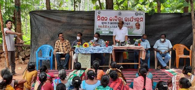 ଏସସିଏସିଟି ଅତିରିକ୍ତ ସଚିବ ପବିତ୍ର କୁମାର ମଣ୍ଡଳଙ୍କ ଗୁମ୍ମା ବ୍ଲକ ଗସ୍ତ