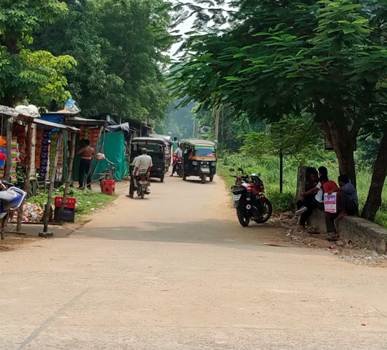 ସ୍ବାସ୍ଥ୍ୟକେନ୍ଦ୍ର ପ୍ରବେଶ ପଥ ରାସ୍ତା ଅନ୍ଧାର, ରୋଗୀ ଓ ଲୋକ ହନ୍ତସନ୍ତ