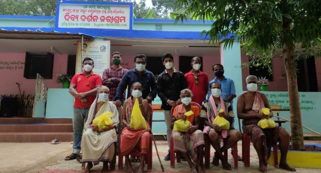 ବିପଦର ବନ୍ଧୁ ସଙ୍ଗଠନ ପକ୍ଷରୁ ଶୁଖିଲା ଖାଦ୍ୟ ବଣ୍ଟନ