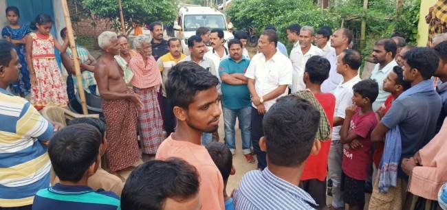 ଦୁର୍ଘଟଣାରେ ଦୁଇ ମୃତକଙ୍କ ପରିବାରକୁ ସମବେଦନା ଜଣାଇଲେ ବିଧାୟକ